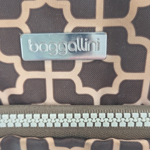 Baggallini Geometric Crossbody - Picture 2 of 16